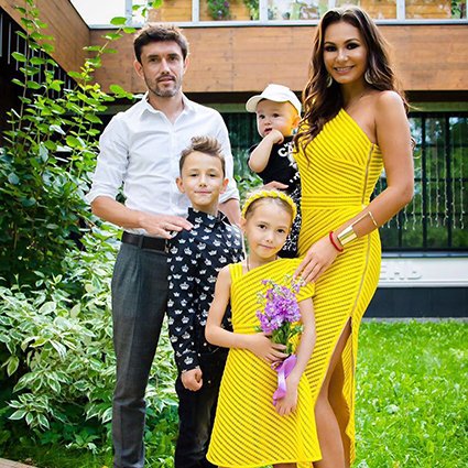 Юрий и Инна Жиркова с детьми