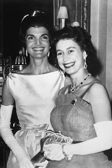 Жаклин Кеннеди и королева Елизавета II, 1961 год