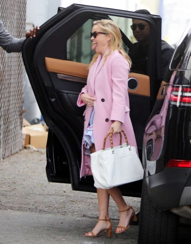 Reese Witherspoon: Arrives at church services -08