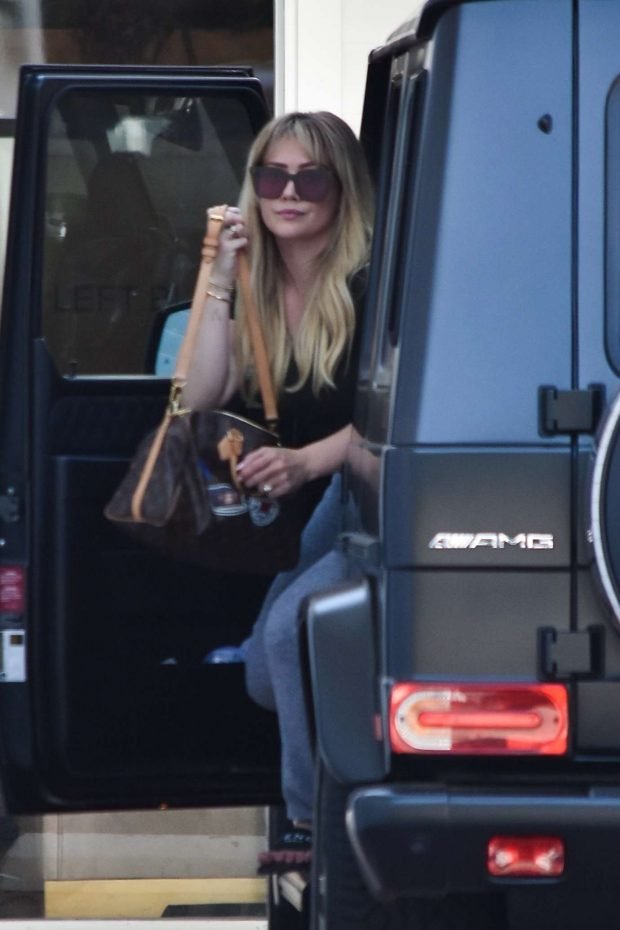 Hilary Duff: Seen while out in Los Angeles -03