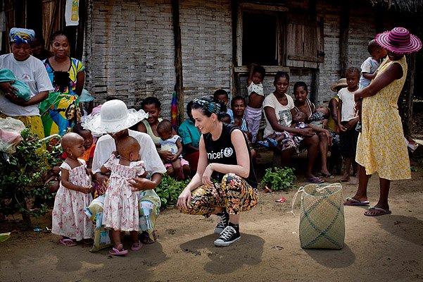 Кэти Перри на Мадагаскаре в поддержку Unicef