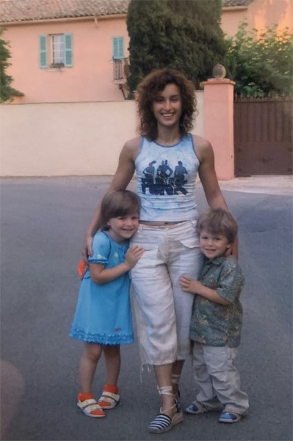 Тина Канделаки с детьми