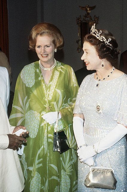 Маргарет Тэтчер и королева Елизавета II