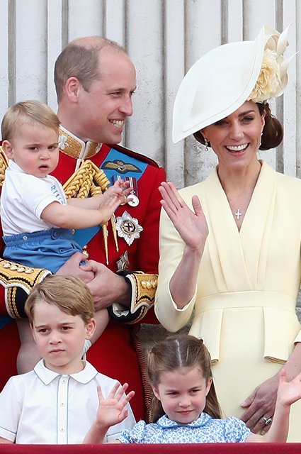 Принц Уильям и Кейт Миддлтон с детьми: принцами Луи и Джорджем и принцессой Шарлоттой