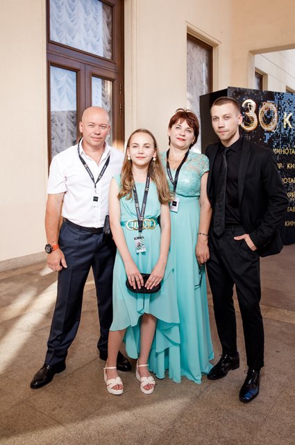 Александр Кузнецов с семьей