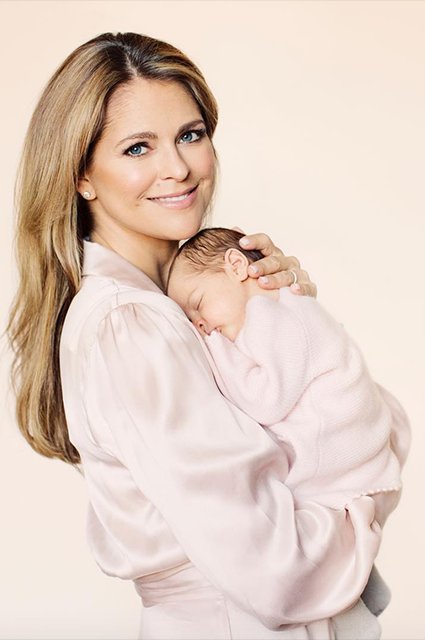 Принцесса Швеции Мадлен с дочерью Эдриенн