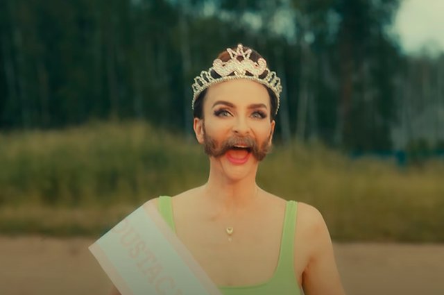 Екатерина Варнава в клипе Moustache