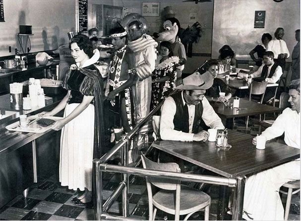 Столовая сотрудников Диснейленда. 1961 год