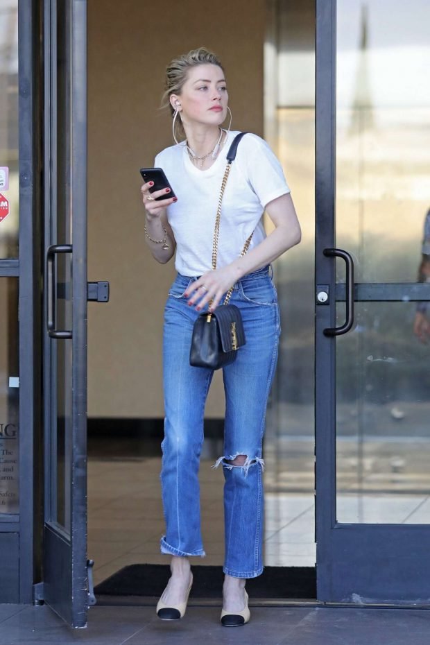 Amber Heard in Jeans and White Shirt -05