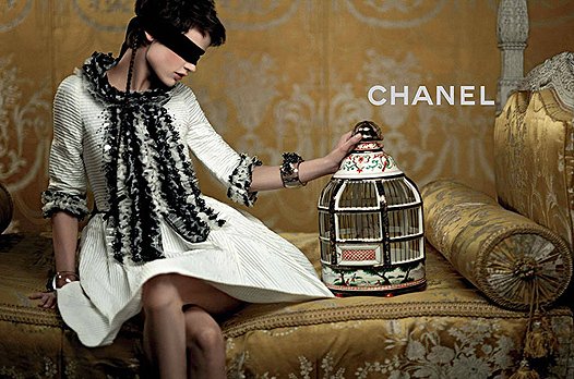 Саския де Брау в рекламной кампании Chanel Cruise 2013