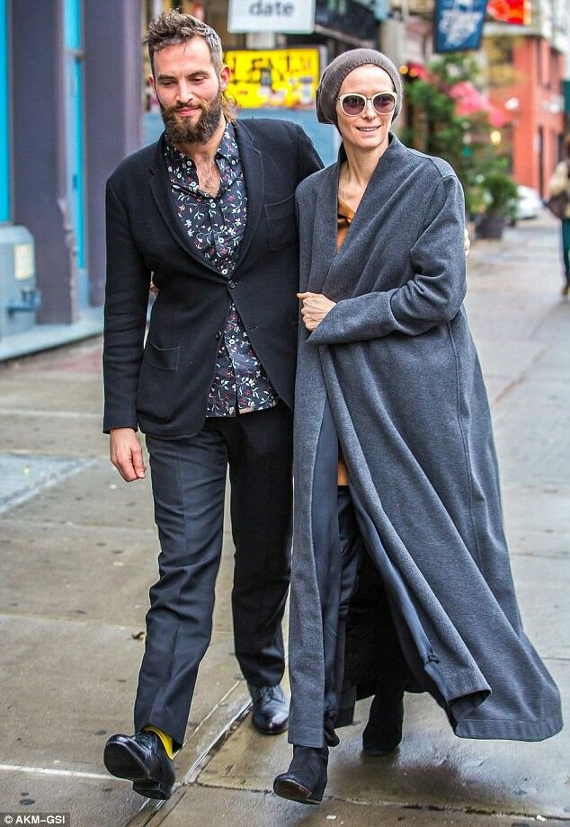 Tilda Swinton and Sandro Kopp | Tilda swinton, Fashion, Stylish couple