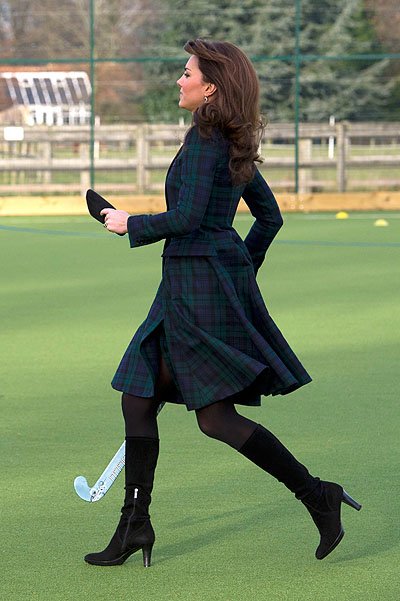 герцогиня Кэтрин сыграла в хоккей на траве