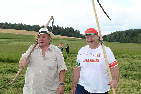 Жерар Депардье и президент Республики Беларусь Александр Лукашенко