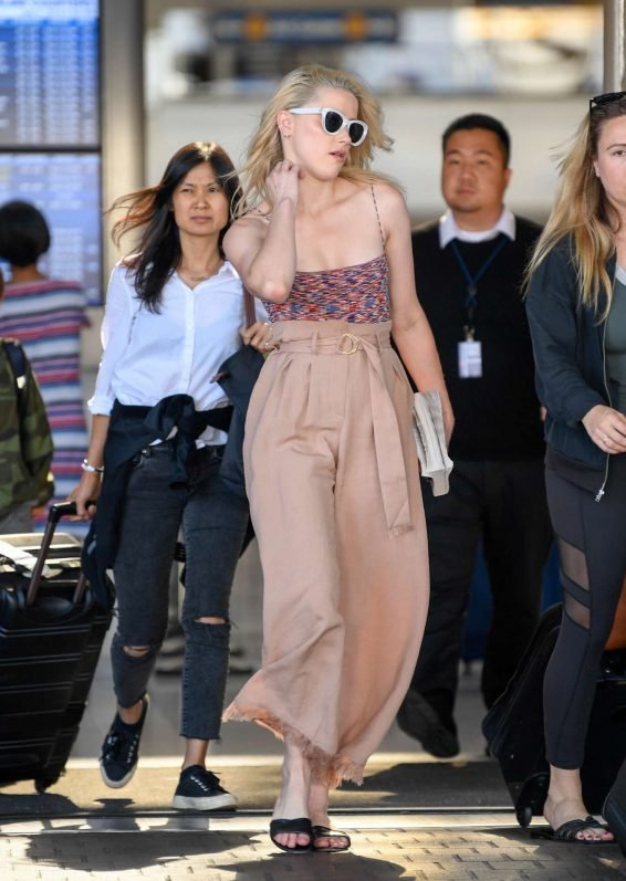 Amber Heard â Arriving to LAX Airport-07