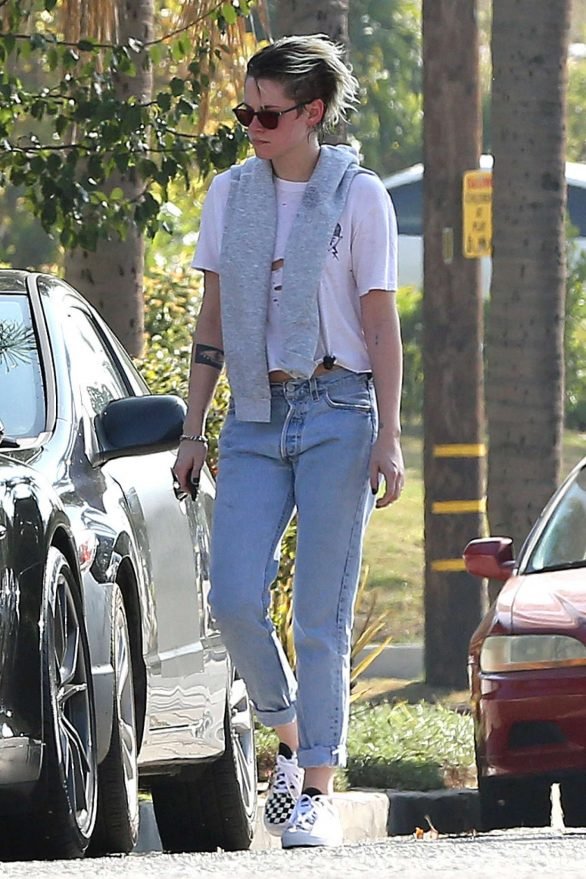 Kristen Stewart 2019 : Kristen Stewart – Out in Los Angeles-05