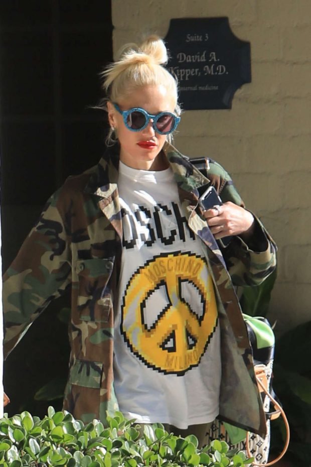 Gwen Stefani: Out in Beverly Hills-04