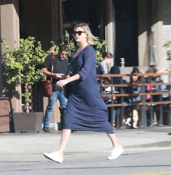 http://www.gotceleb.com/wp-content/uploads/photos/charlize-theron/in-blue-long-dress-out-in-studio-city/Charlize-Theron-in-Blue-Long-Dress--06-662x677.jpg