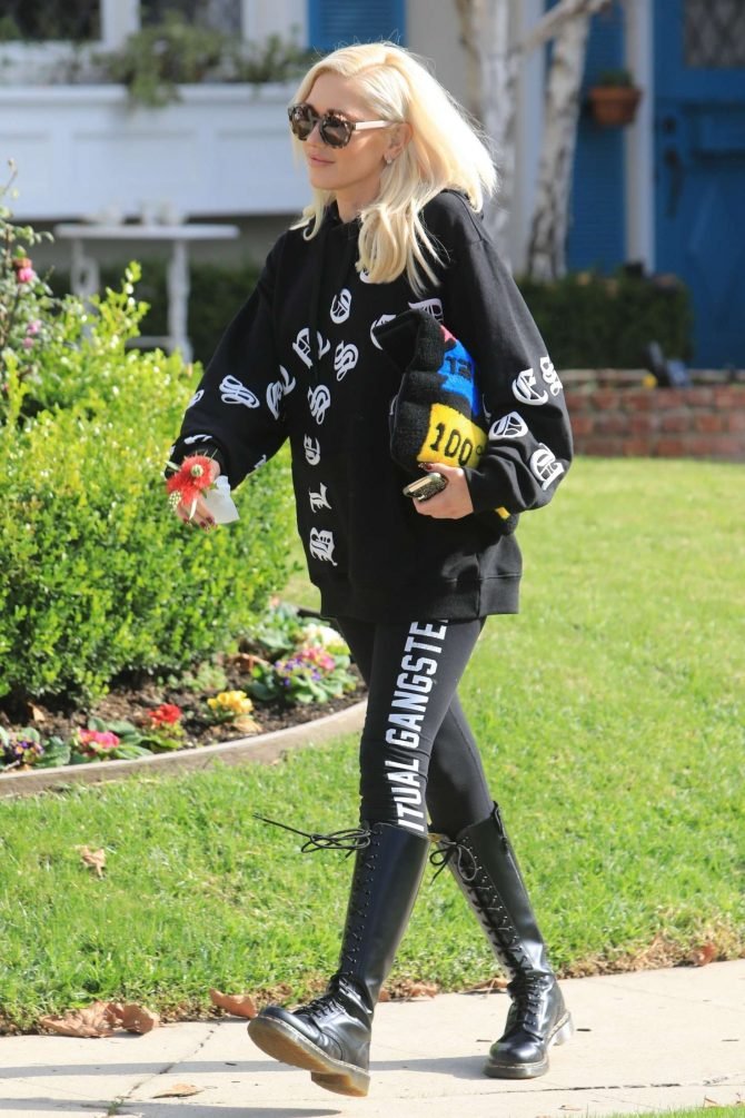 Gwen Stefani: Out in Los Angeles -01