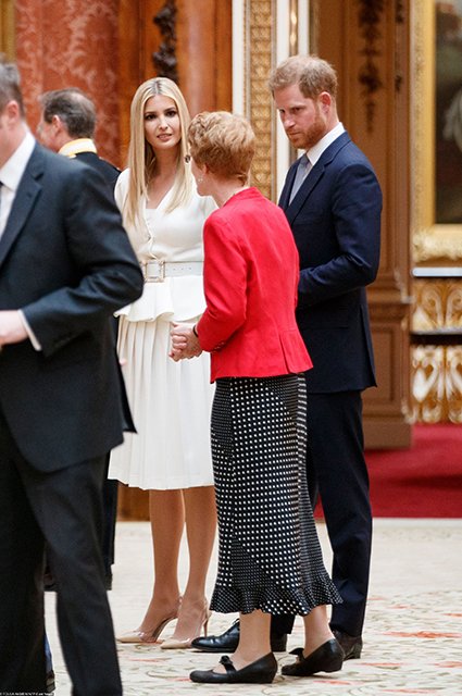 Иванка Трамп и принц Гарри в Букингемском дворце