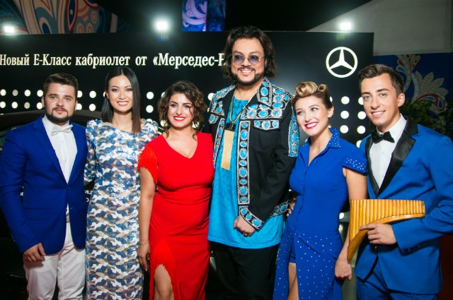 Филипп Киркоров с конкурсантами "Новой волны-2017"