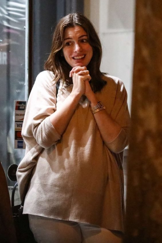 Anne Hathaway 2019 : Anne Hathaway at Jinpachi Sushi Restaurant-03