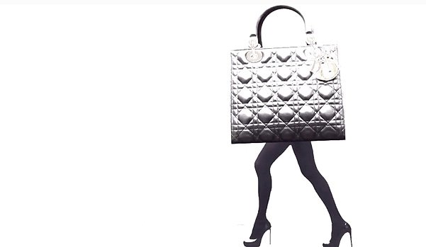 Кадры из ролика о создании Марон Котийяр модели сумки Lady Dior