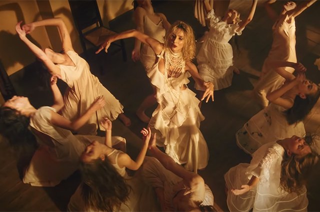 Кадр из клипа Светланы Лободы на песню moLOko