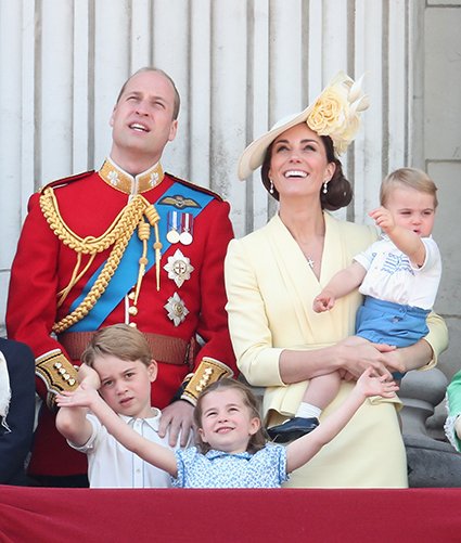 Принц Уильям и Кейт Миддлтон с принцами Джорджем и Луи и принцессой Шарлоттой