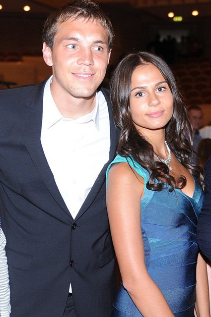 Артем Дзюба с женой Кристиной