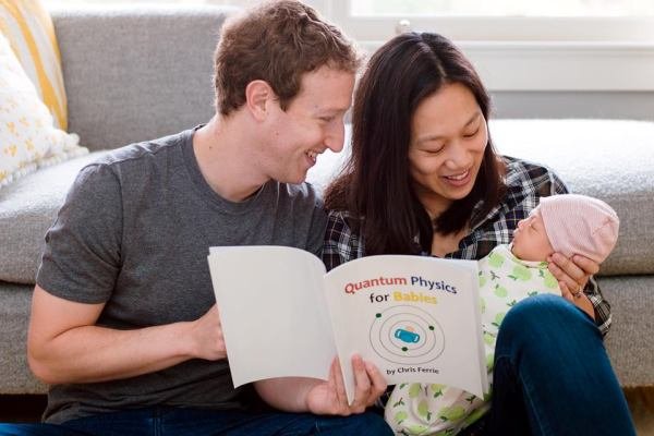 Марк Цукерберг и Присцилла Чан с дочерью