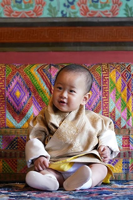 Младший сын короля и королевы Бутана