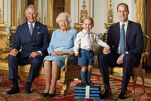 Принц Чарльз, Елизавета II, принцы Джордж и Уильям