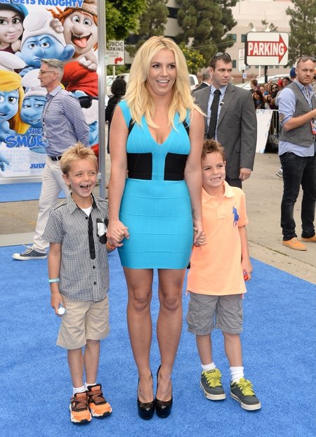 Бритни Спирс с сыновьями в 2013 году
