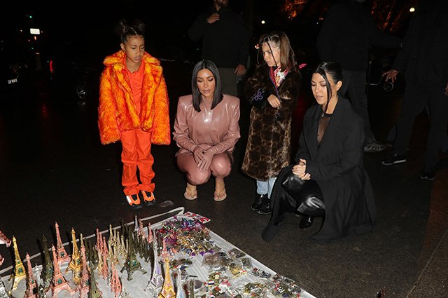 Ким Кардашьян с дочерью Норт и Кортни Кардашьян с дочерью Пенелопой