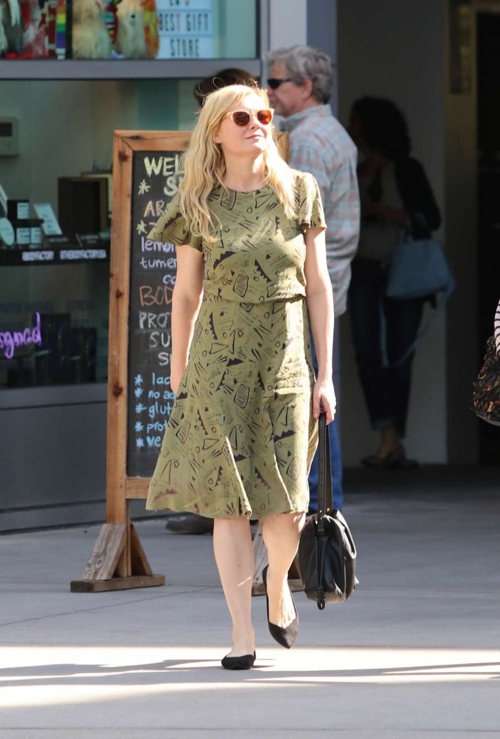 Kirsten Dunst: Out in Los Angeles -04