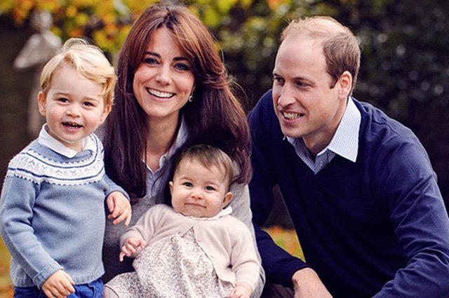 Кейт Миддлтон и принц Уильям с принцем Джорджем и принцессой Шарлоттой