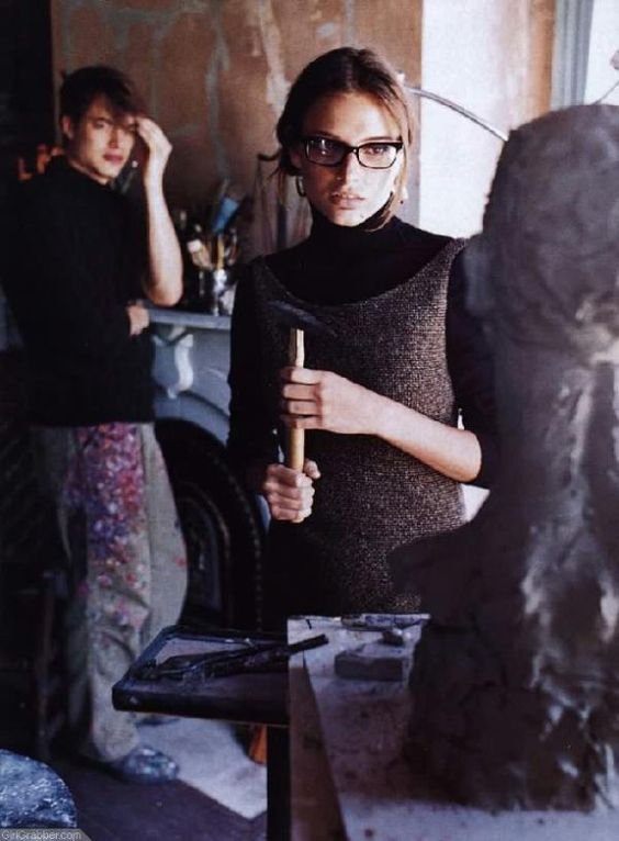 photographed by Ellen von Unwerth for Vogue, August 1998.
