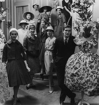 Ив Сен-Лоран с моделями, 1960 год
