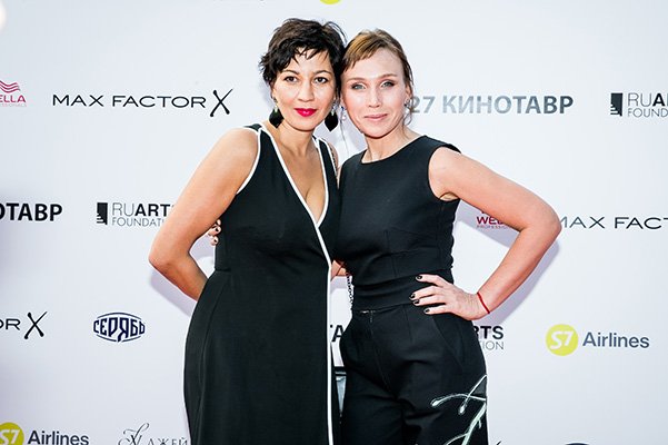 Полина Зуева и Дарья Екамасова