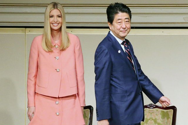 Иванка Трамп и премьер-министр Японии Синдзо Абэ