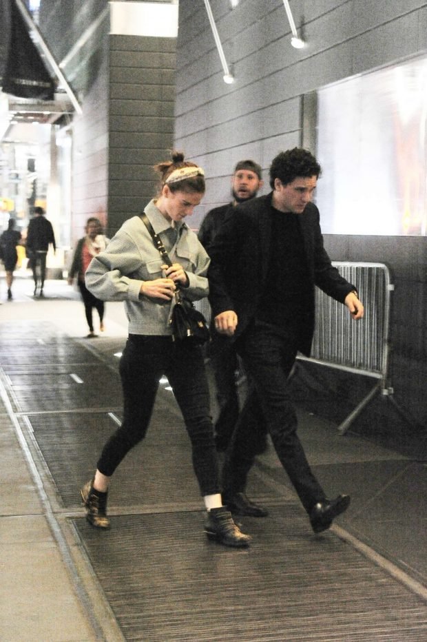 Rose Leslie ang Kit Harington: Night Out in New York City -03