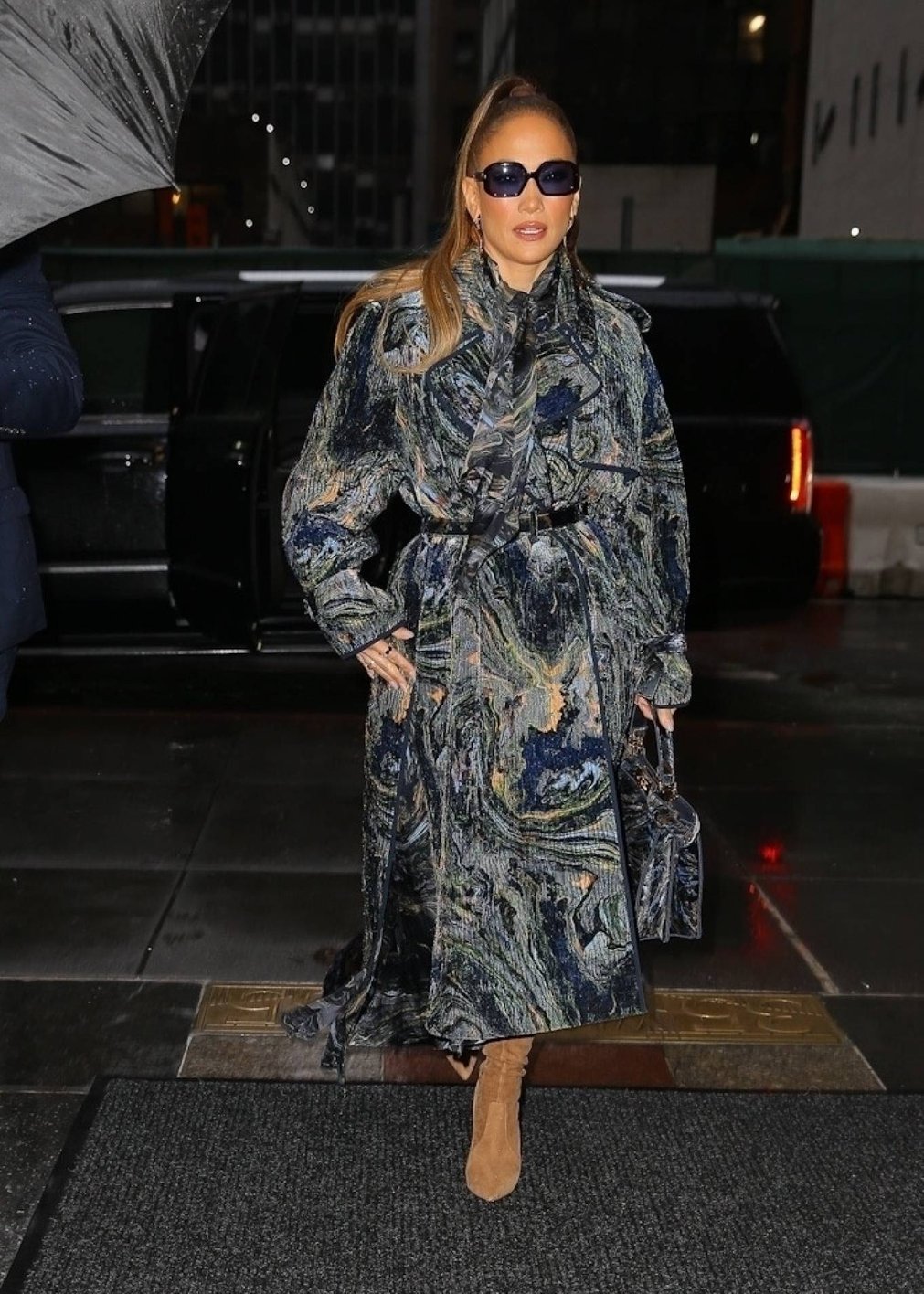 Jennifer Lopez 2022 : Jennifer Lopez – Arriving at the Today Show in New York-01