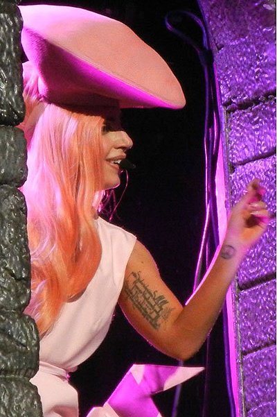 Леди Гага на концерте в Пуэрто-Рико