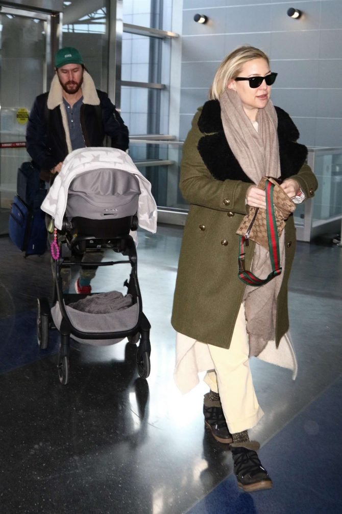 Kate Hudson: Arrives at JFK Airport -03