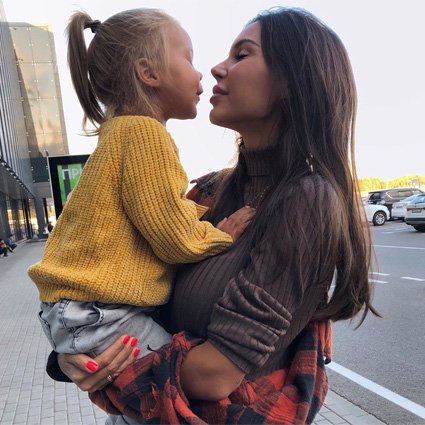 Оксана Самойлова с дочерью 