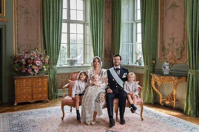 Принцесса София и принц Карл Филипп с сыновьями Александром, Юлианом и Габриэлем