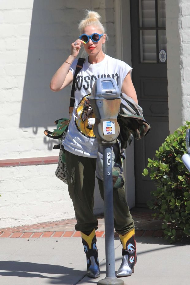 Gwen Stefani: Out in Beverly Hills-03