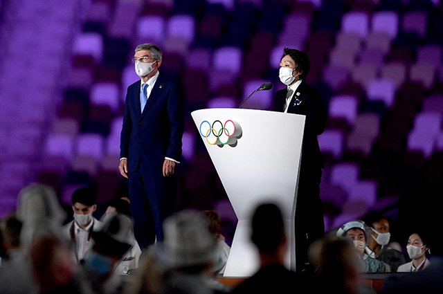 Глава МОК Томас Бах и глава оргкомитета Олимпиады в Токио Сейко Хасимото