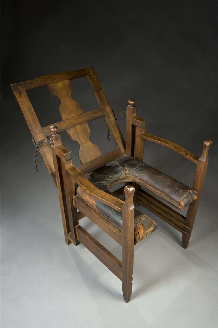 10. Европейское родовое кресло, приблизительно 1750 год медицина, ретро, фото