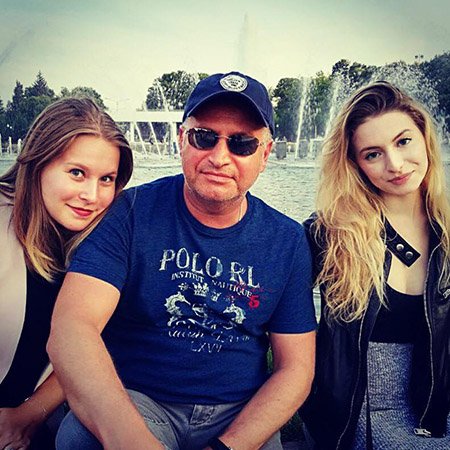 Леонид Агутин с дочерьми Полиной и Лизой